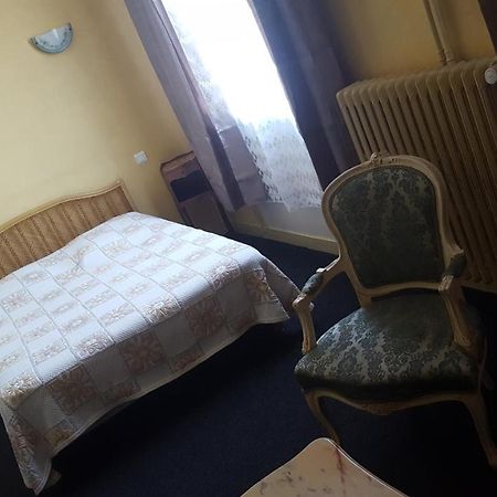 Hotel De La Cloche Sp Reims Bagian luar foto