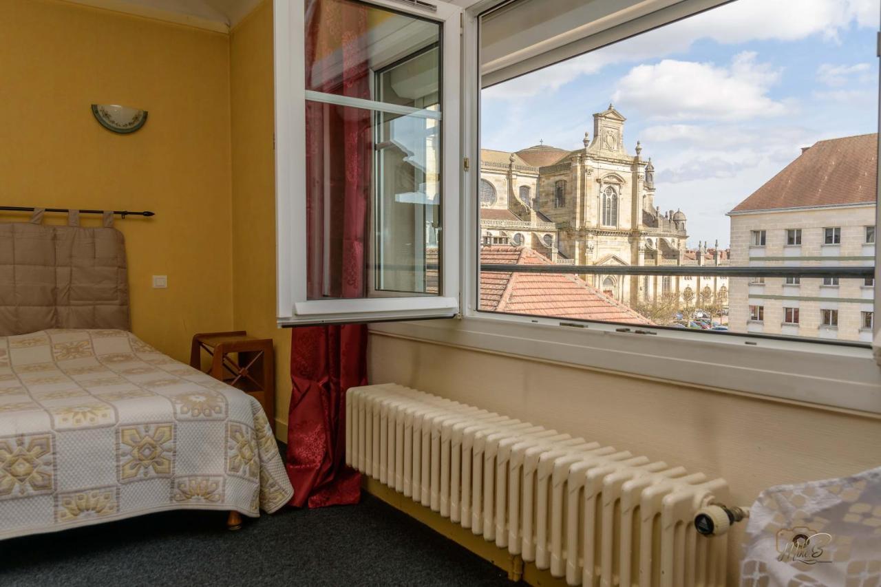 Hotel De La Cloche Sp Reims Bagian luar foto