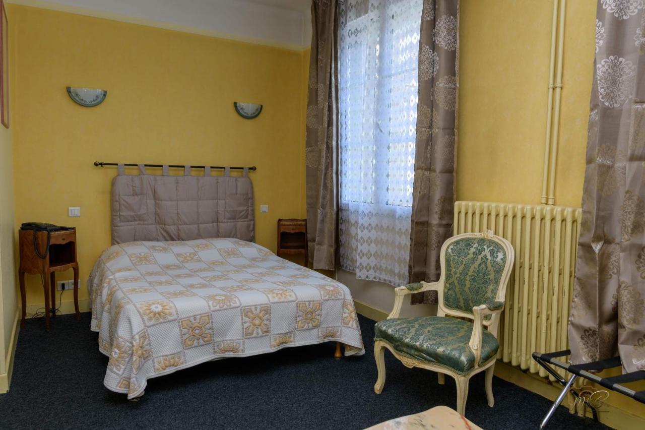 Hotel De La Cloche Sp Reims Bagian luar foto