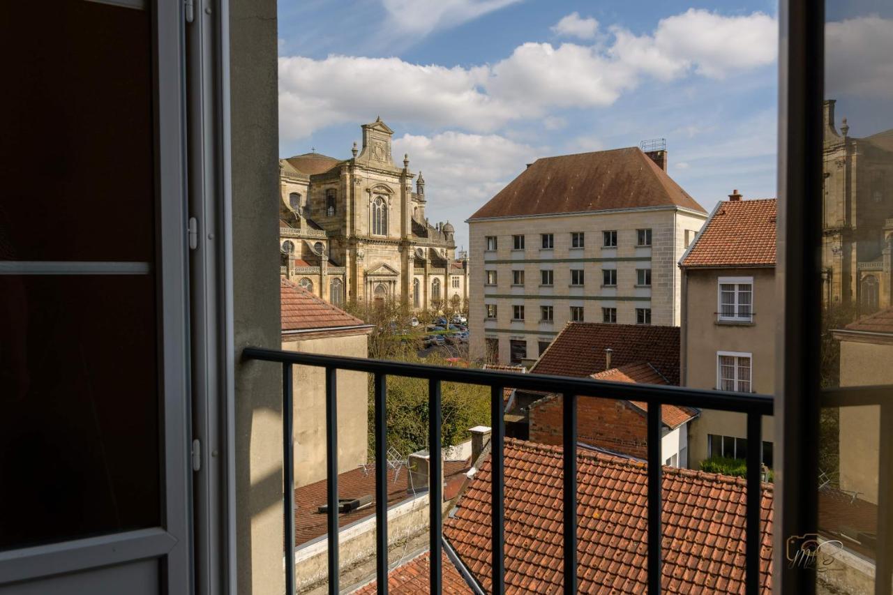 Hotel De La Cloche Sp Reims Bagian luar foto