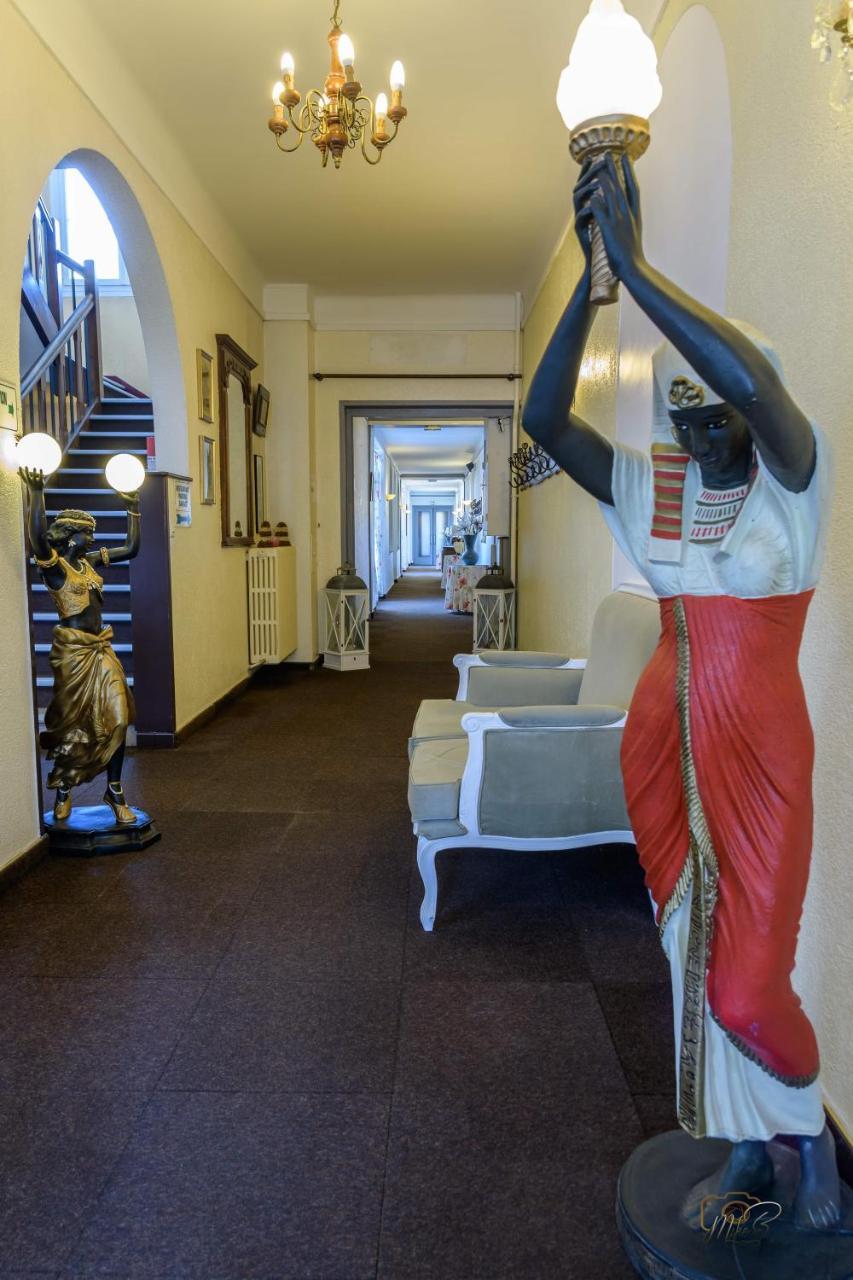 Hotel De La Cloche Sp Reims Bagian luar foto